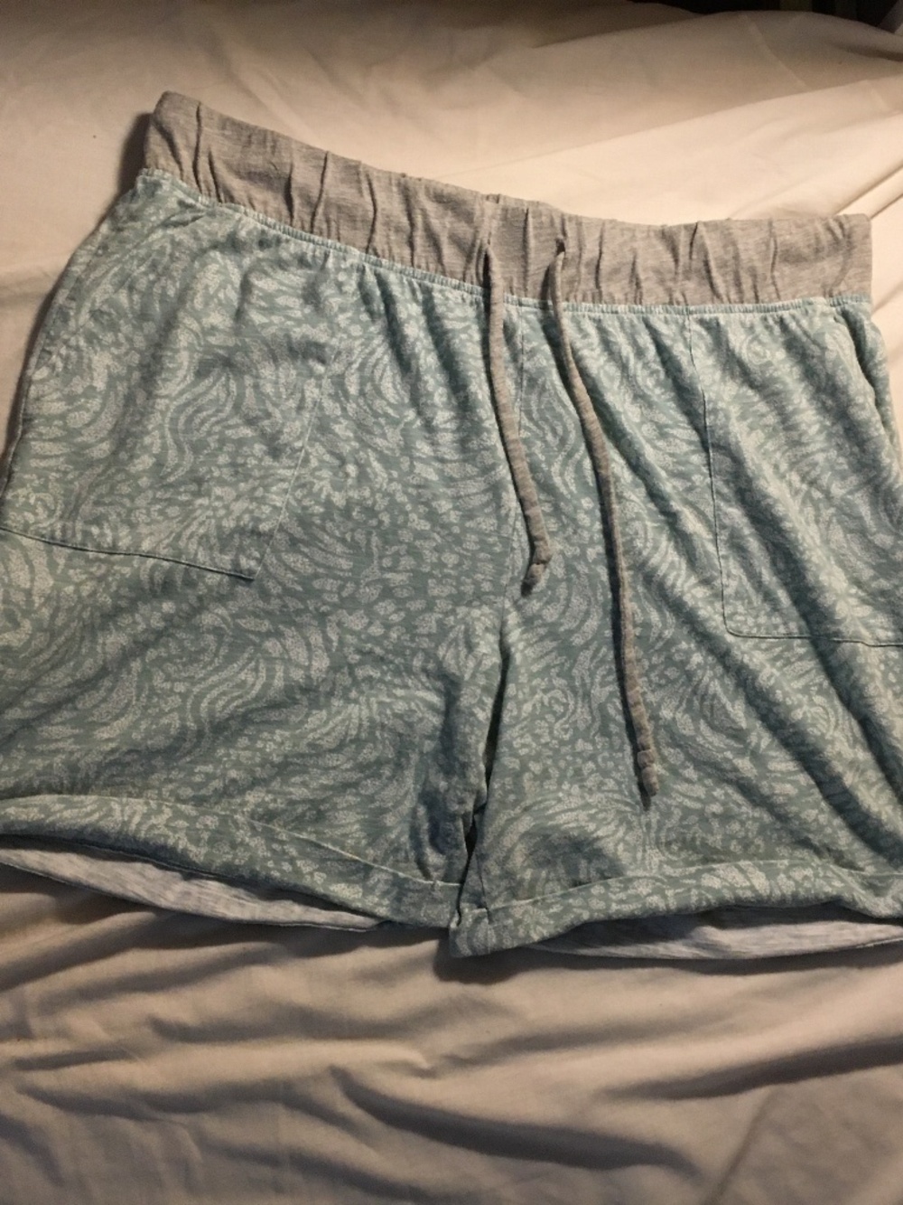 Splendid shorts w/pull string